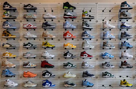 Top Tips To Spot Fake Sneakers 